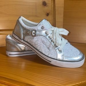 G by Guess canvas sneaker
